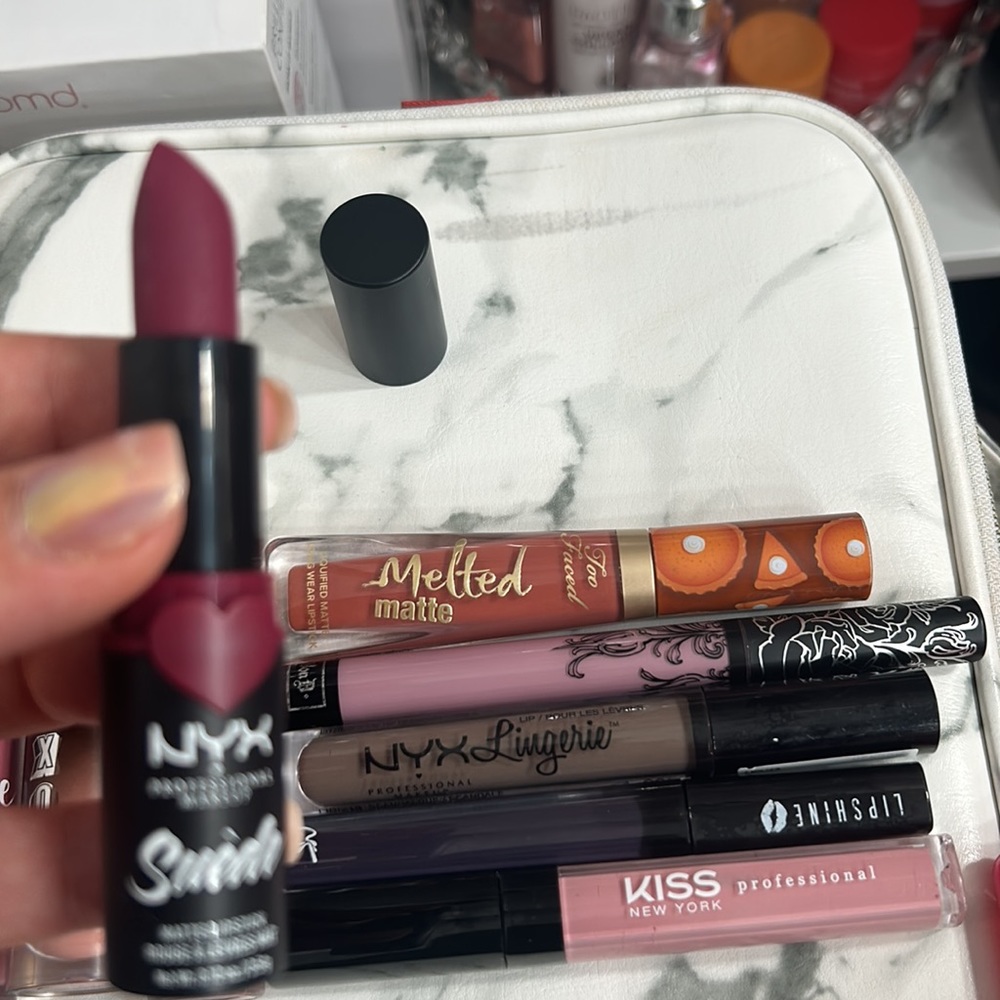 Lip Bundle - Picture 3 of 3